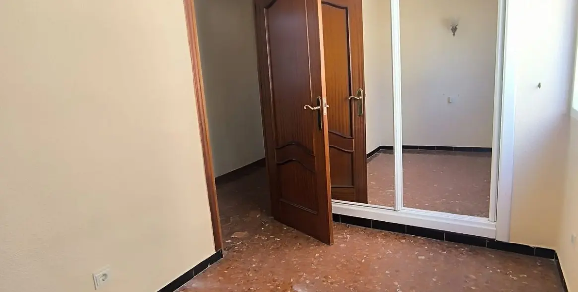 Sale of middle floor apartment in Los Boliches 27