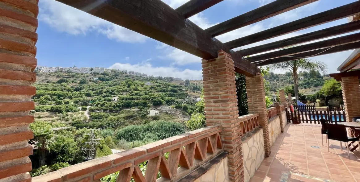 Sale of detached villa in Frigiliana 30