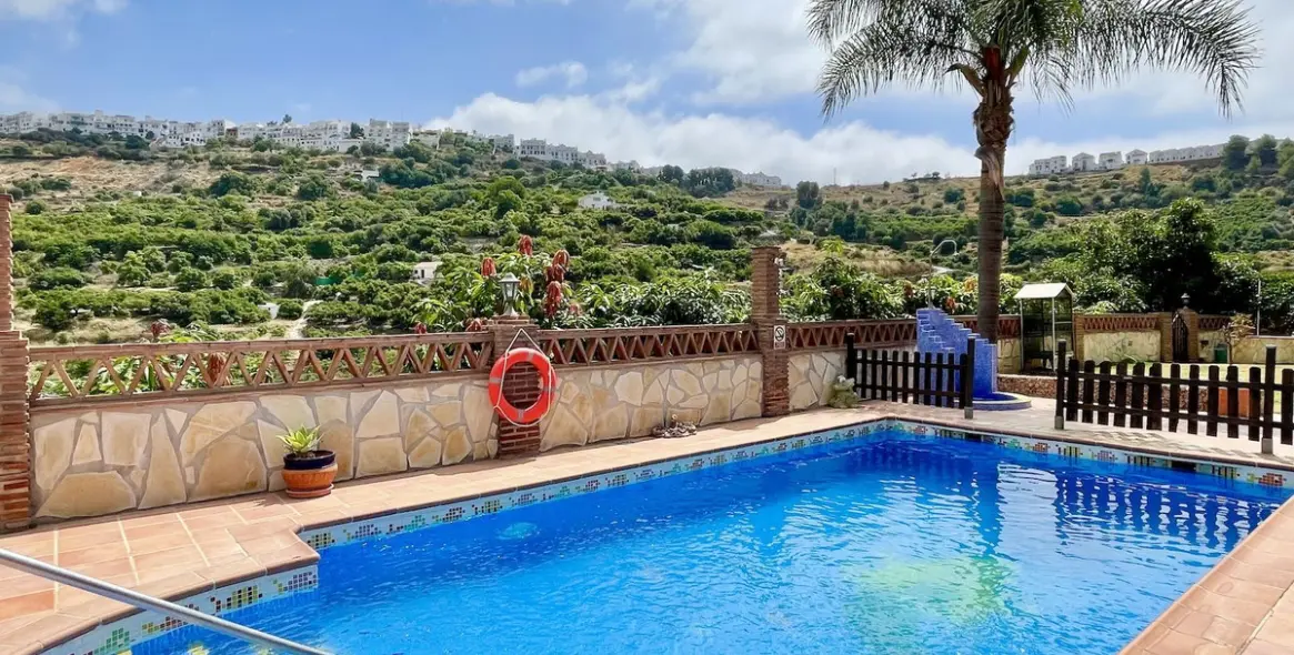 Sale of detached villa in Frigiliana 35