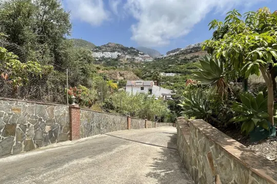 Image 6 thumb