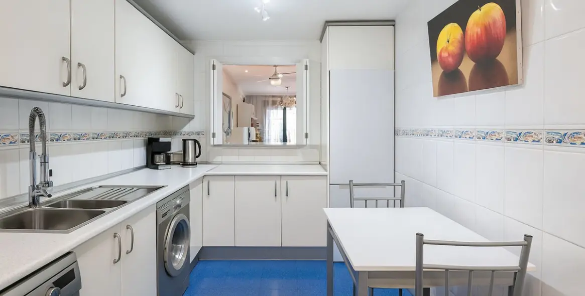 Sale of ground floor apartment in New Golden Mile 10