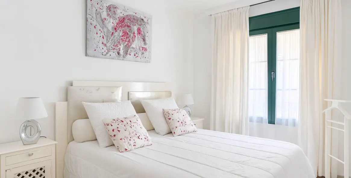 Sale of ground floor apartment in New Golden Mile 18