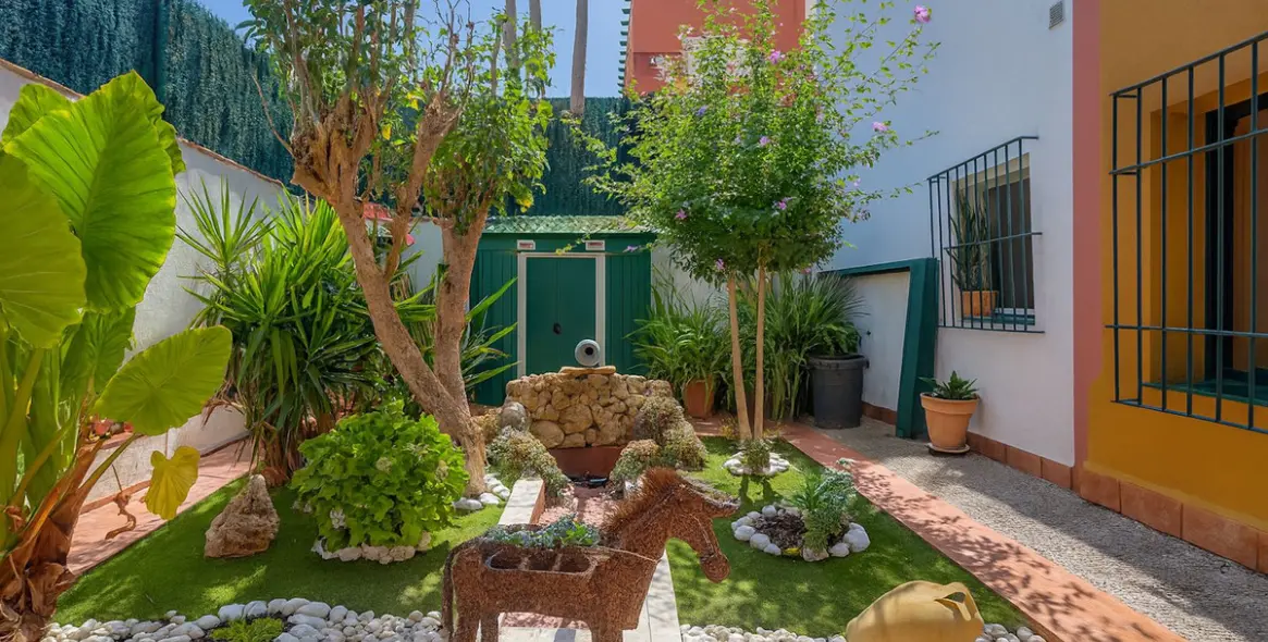 Продажа апартаментов на первом этаже в New Golden Mile 22