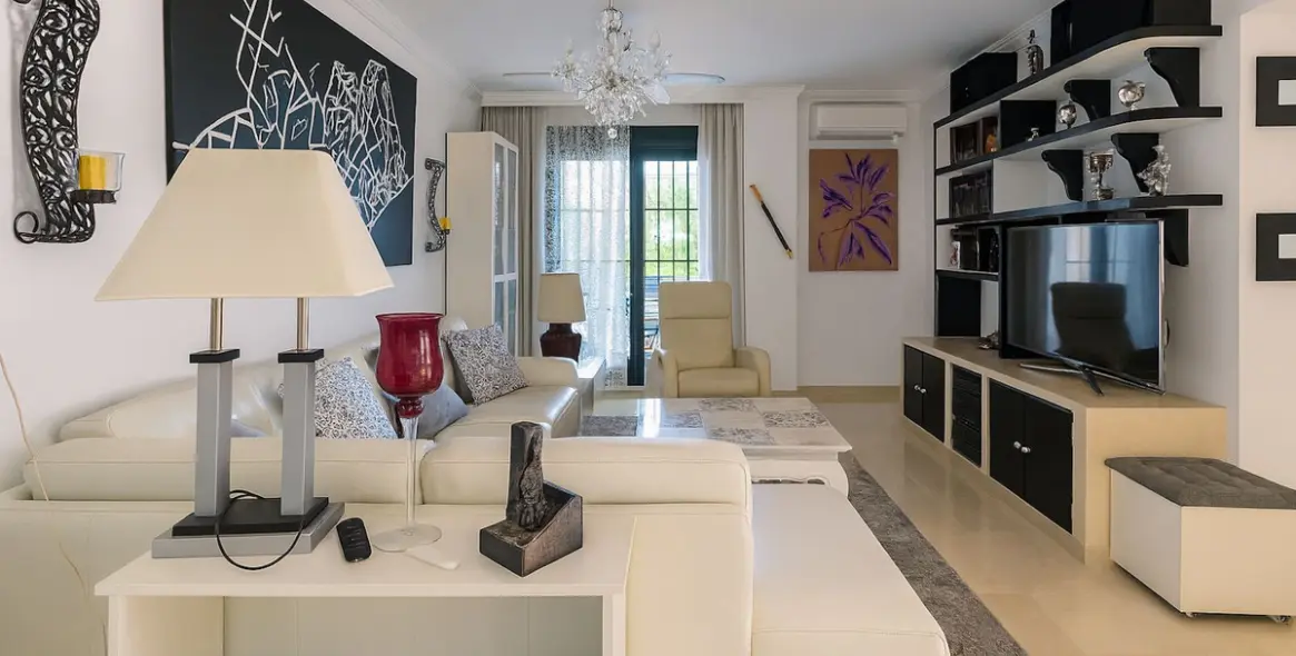 Продажа апартаментов на первом этаже в New Golden Mile 24