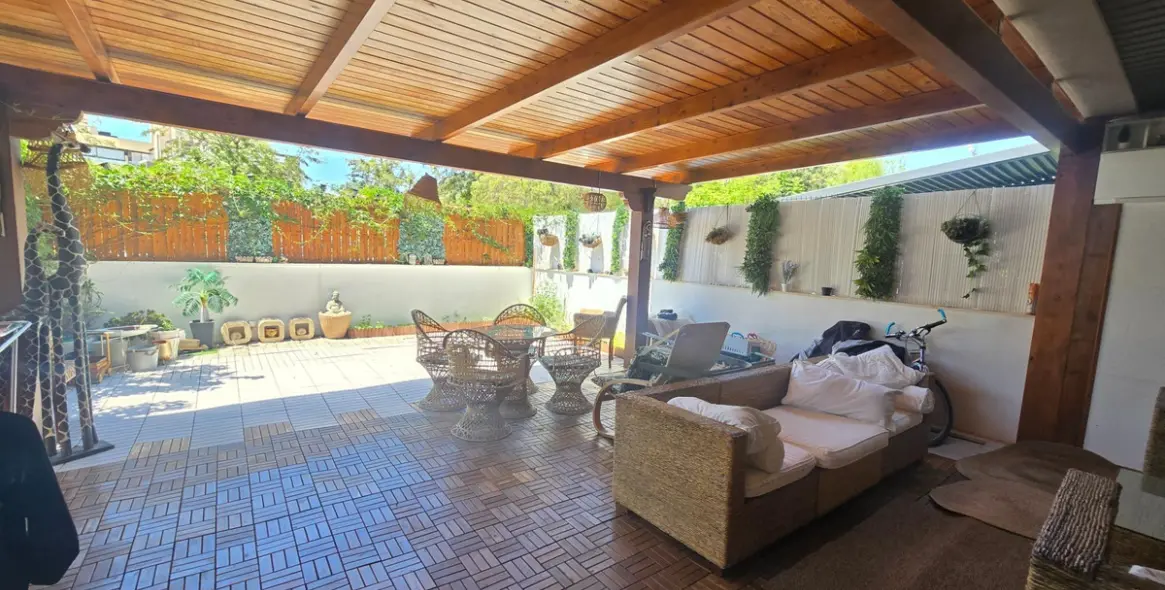 Sale of ground floor apartment in El Pinillo 3