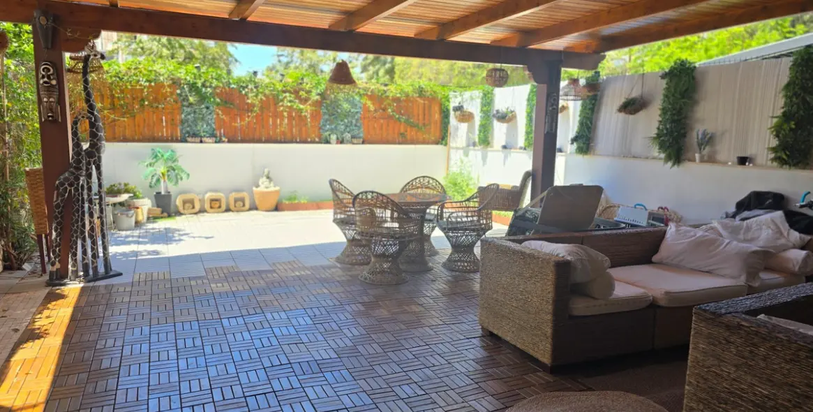 Sale of ground floor apartment in El Pinillo 5