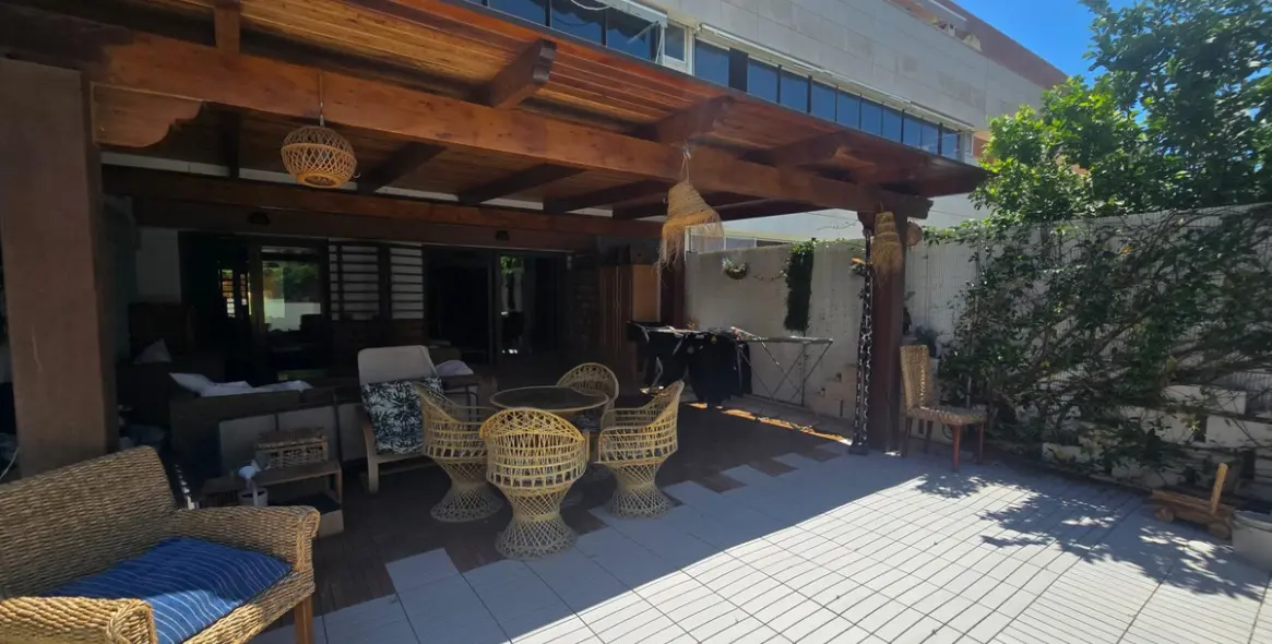 Sale of ground floor apartment in El Pinillo 7