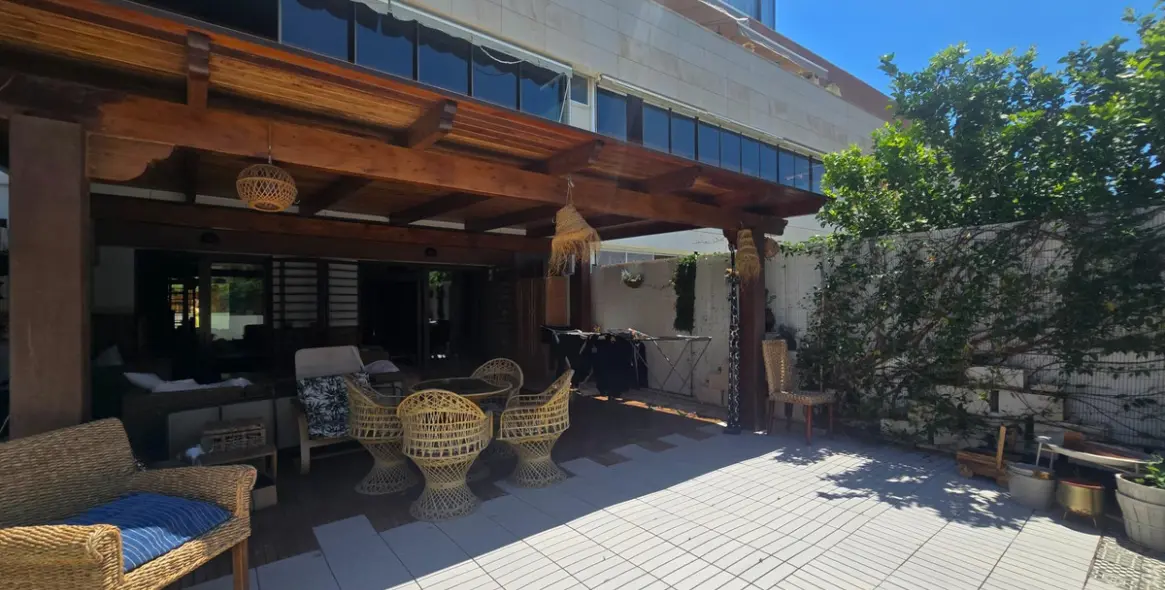 Sale of ground floor apartment in El Pinillo 9