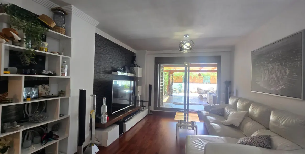 Sale of ground floor apartment in El Pinillo 10