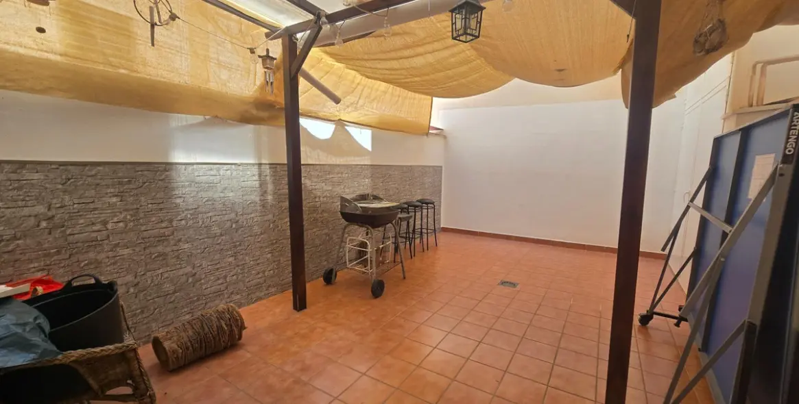 Sale of ground floor apartment in El Pinillo 17