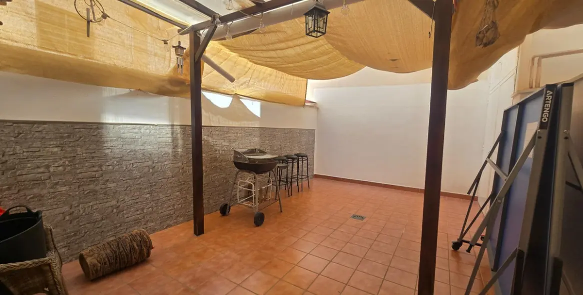 Sale of ground floor apartment in El Pinillo 18