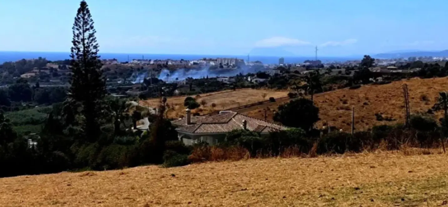 Sale of residential plot in Estepona 0