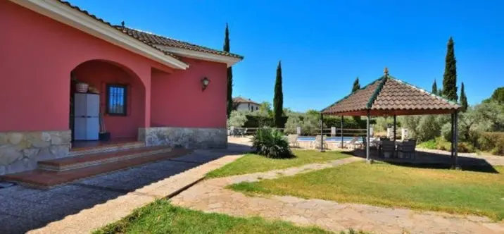 Sale of finca - cortijo in Arriate 0