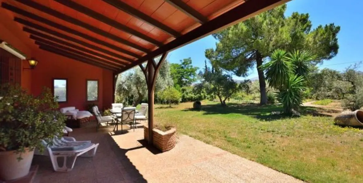 Sale of finca - cortijo in Arriate 3