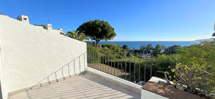 Semi-detached house R5215543 0