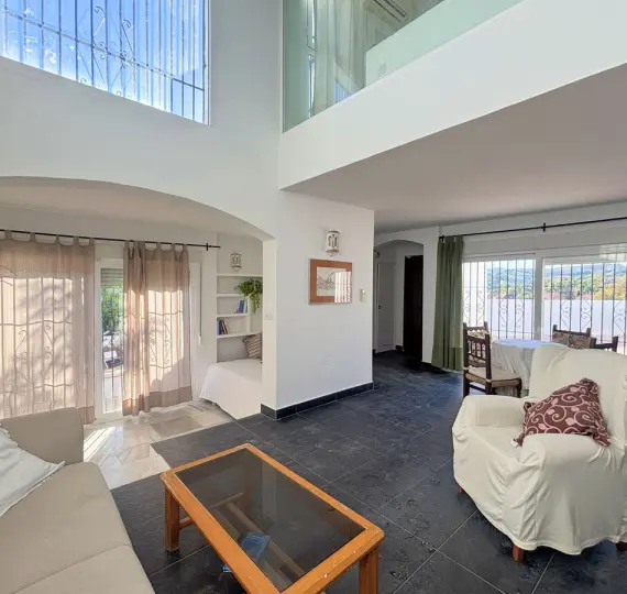 Semi-detached house R5215543