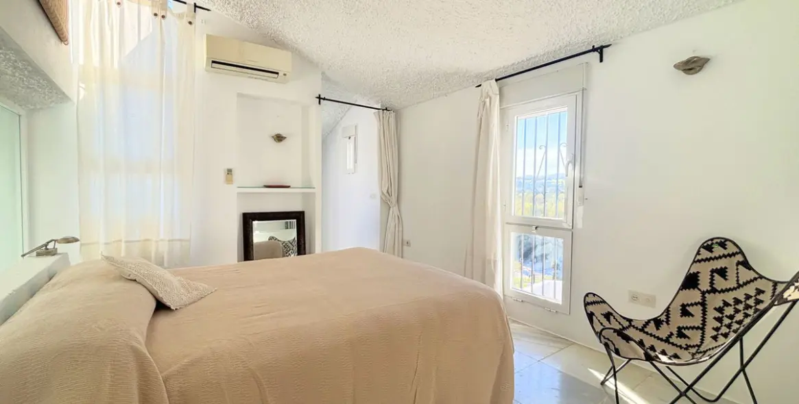 Sale of semi-detached house in Casares Playa 21