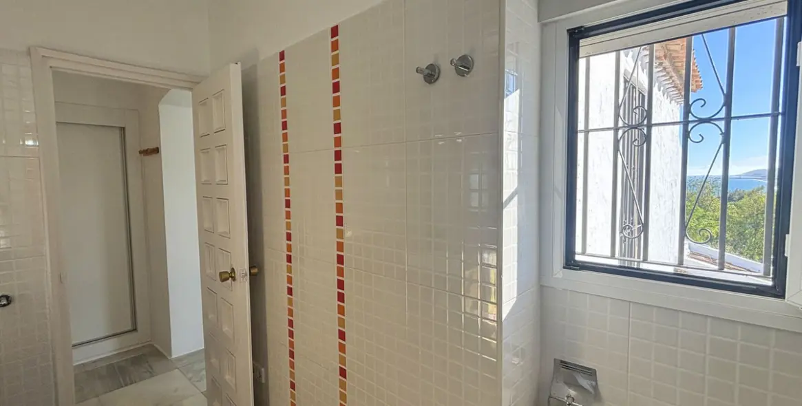 Sale of semi-detached house in Casares Playa 29