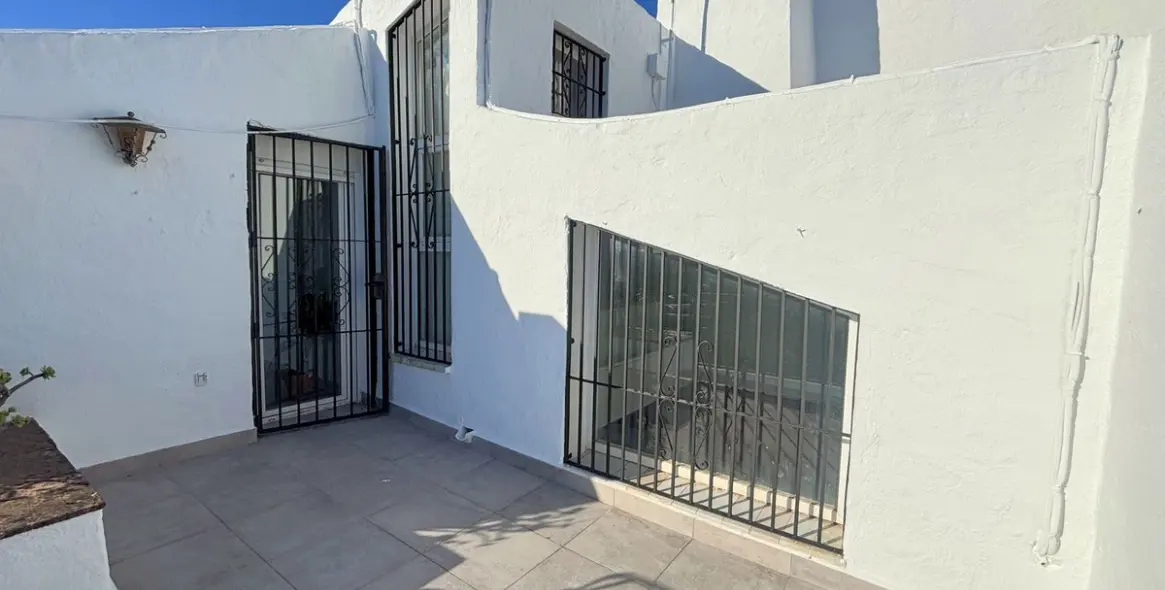 Sale of semi-detached house in Casares Playa 32