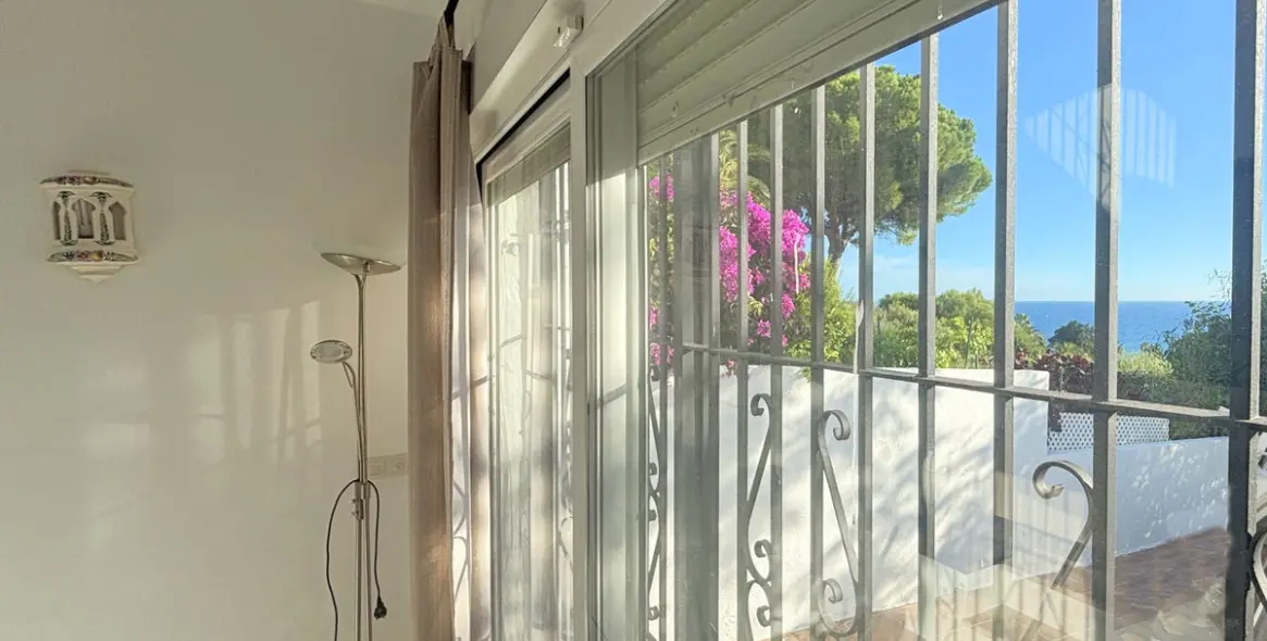 Sale of semi-detached house in Casares Playa 38