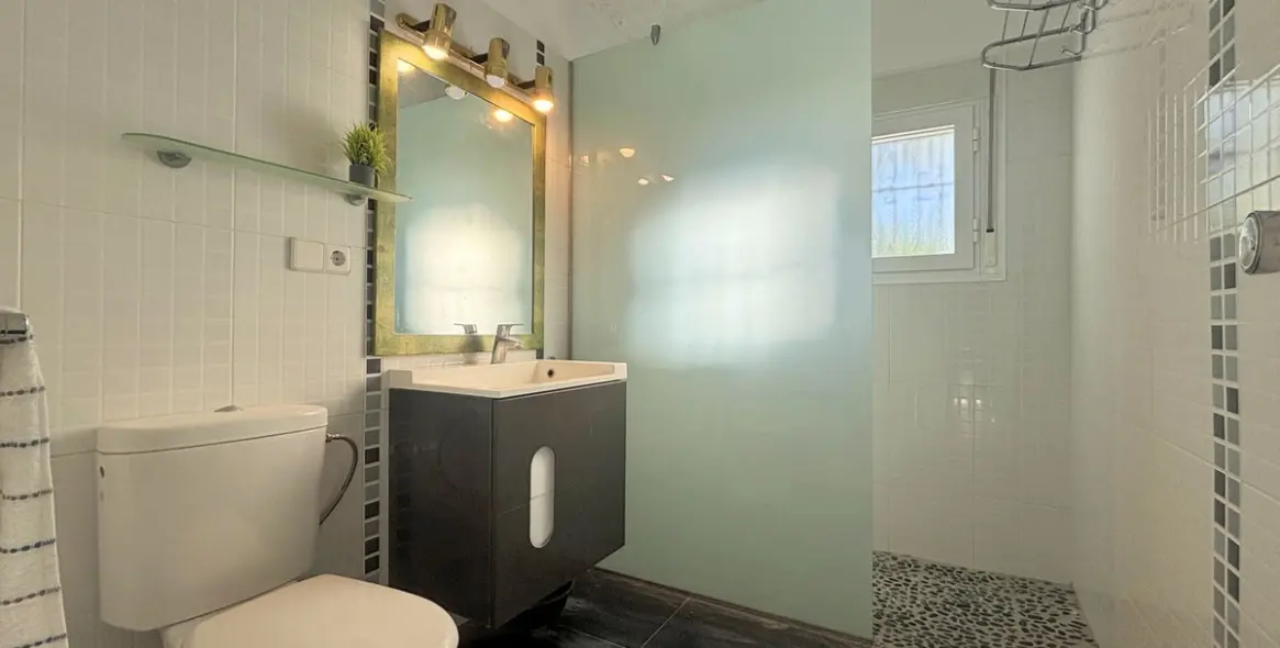 Sale of semi-detached house in Casares Playa 39