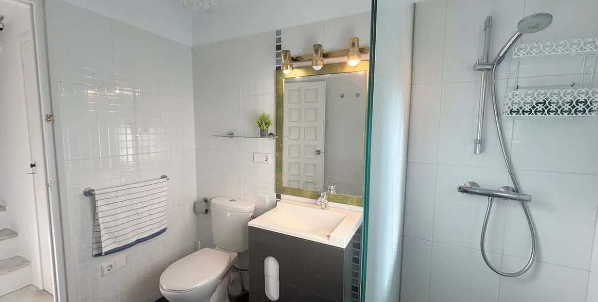 Sale of semi-detached house in Casares Playa 40