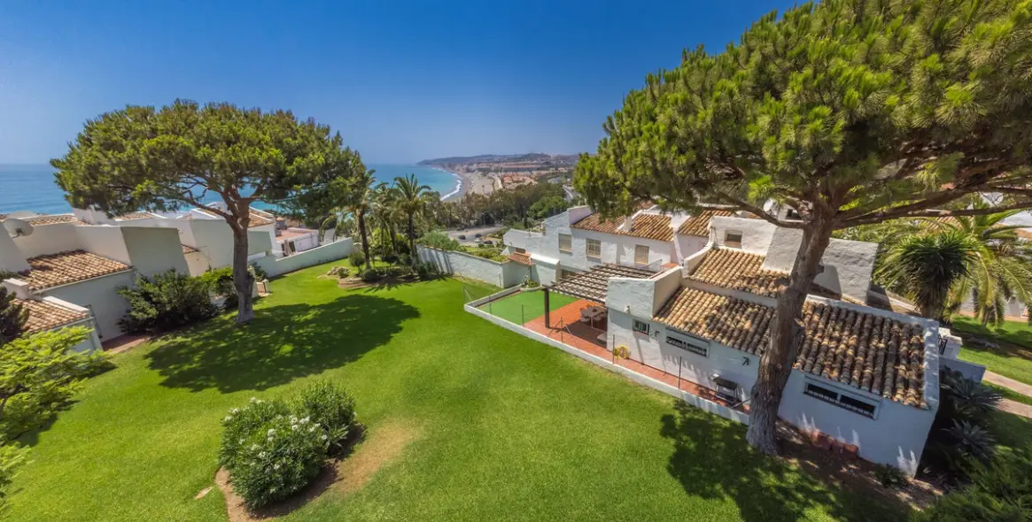 Sale of semi-detached house in Casares Playa 47