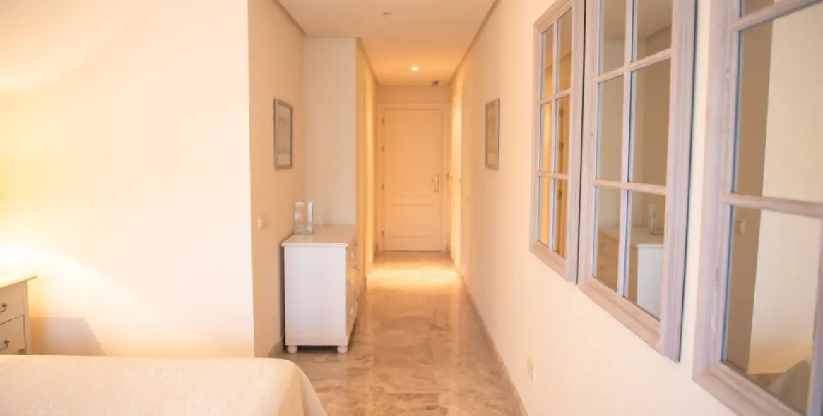 Sale of ground floor apartment in Nueva Andalucía 6
