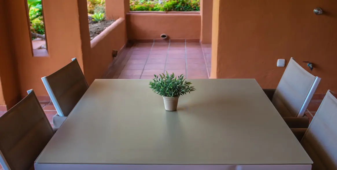 Sale of ground floor apartment in Nueva Andalucía 10