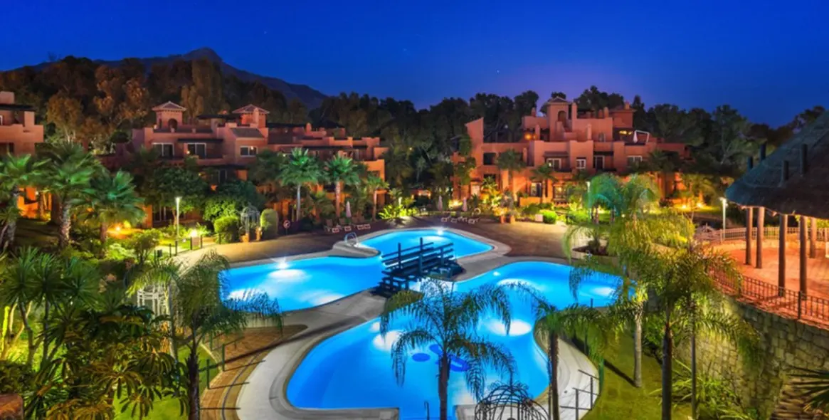 Sale of ground floor apartment in Nueva Andalucía 14