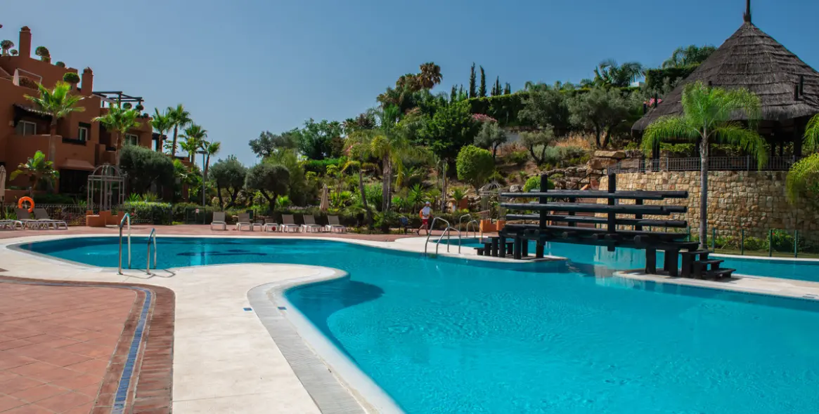 Sale of ground floor apartment in Nueva Andalucía 17