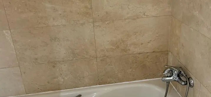 Sale of middle floor apartment in New Golden Mile 3