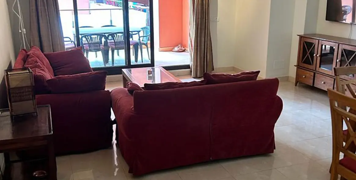 Sale of middle floor apartment in New Golden Mile 6