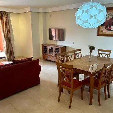 Venta de apartamento en planta media en New Golden Mile
