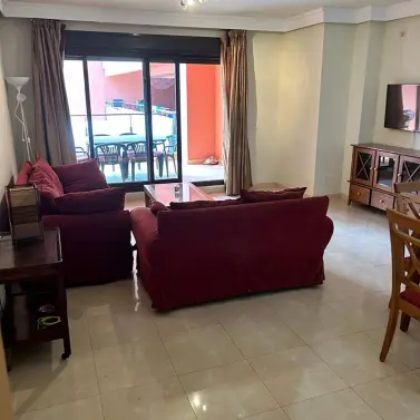 Venta de apartamento en planta media en New Golden Mile