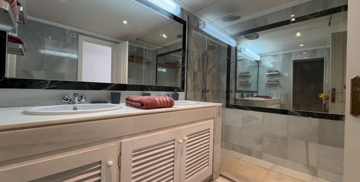 Sale of penthouse duplex in El Presidente 6