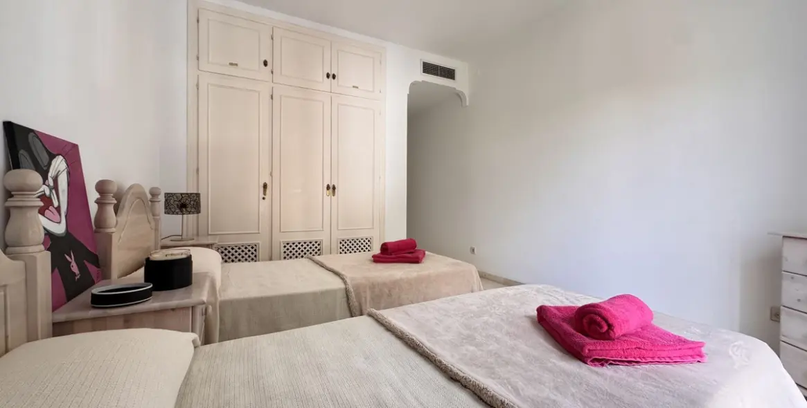 Sale of penthouse duplex in El Presidente 8