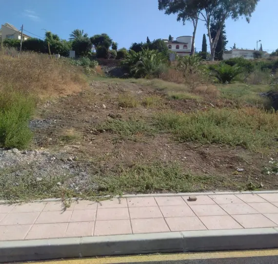 Продажа  жилого участка в Elviria