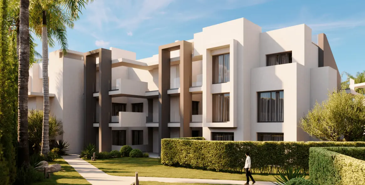 Sale of ground floor apartment in Estepona 2