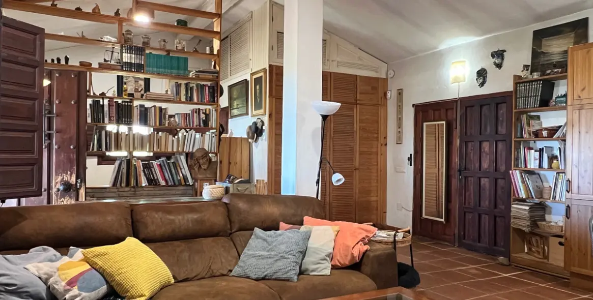 Продажа  отдельно стоящей виллы в Almayate 11