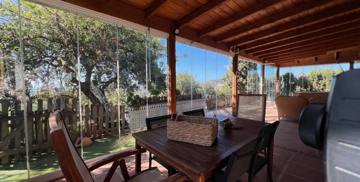 Sale of detached villa in Almayate 34