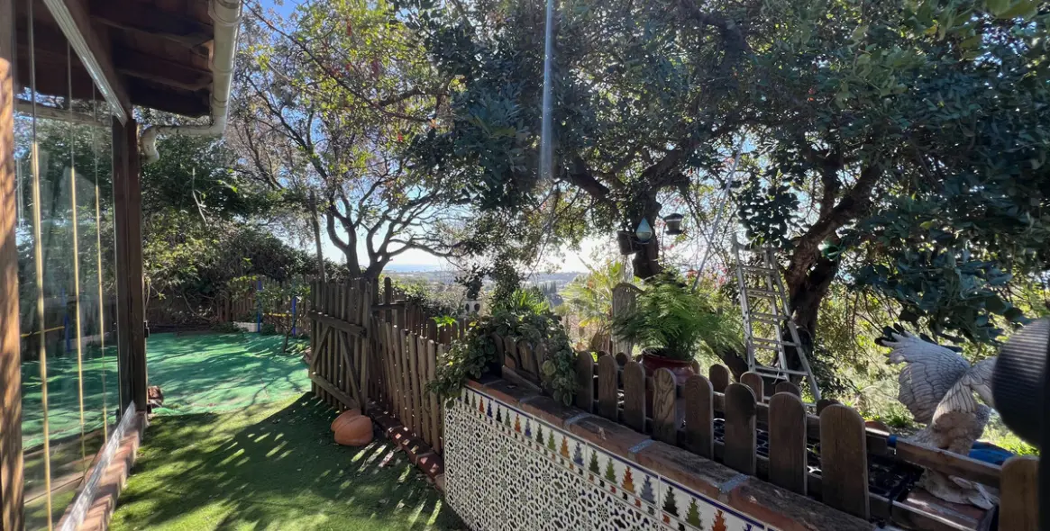 Sale of detached villa in Almayate 40