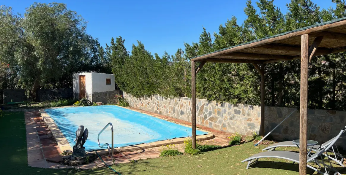 Sale of detached villa in Almayate 46