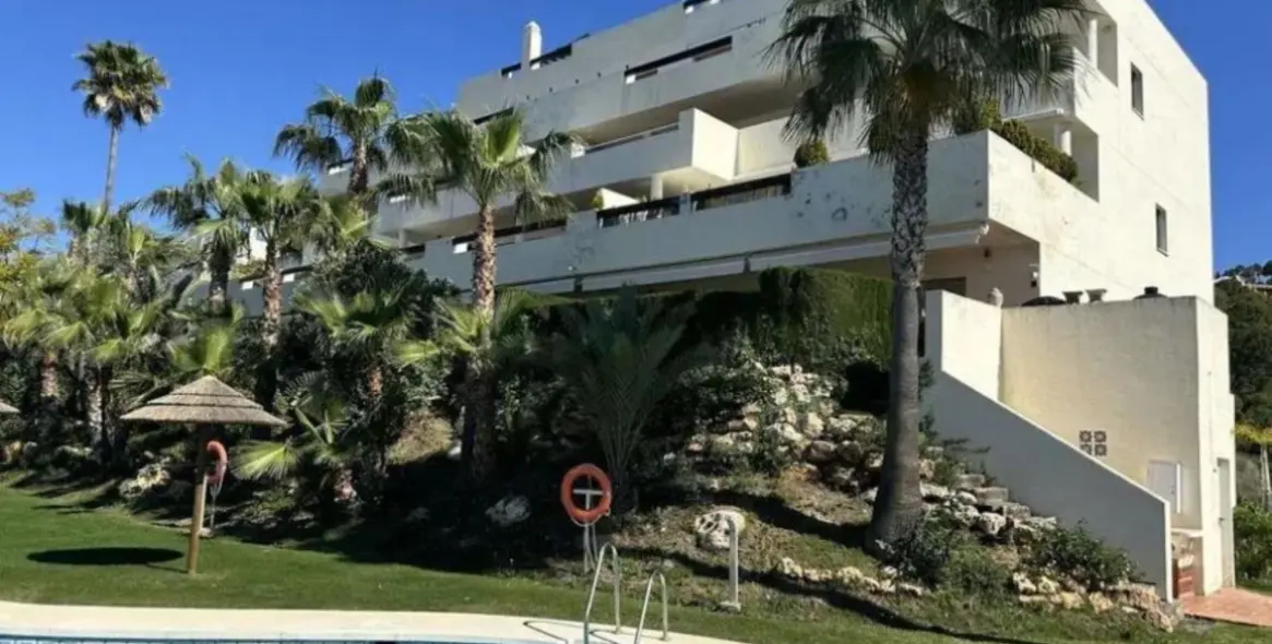 Sale of ground floor apartment in Marbella 1