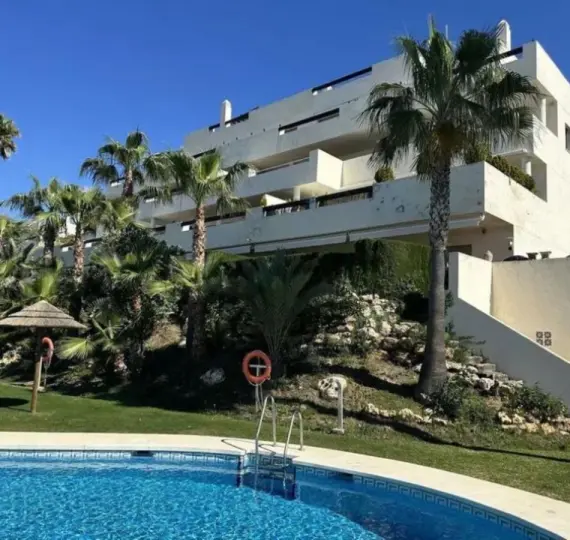 Sale of ground floor apartment in Marbella