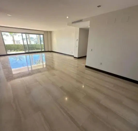 Sale of ground floor apartment in Marbella