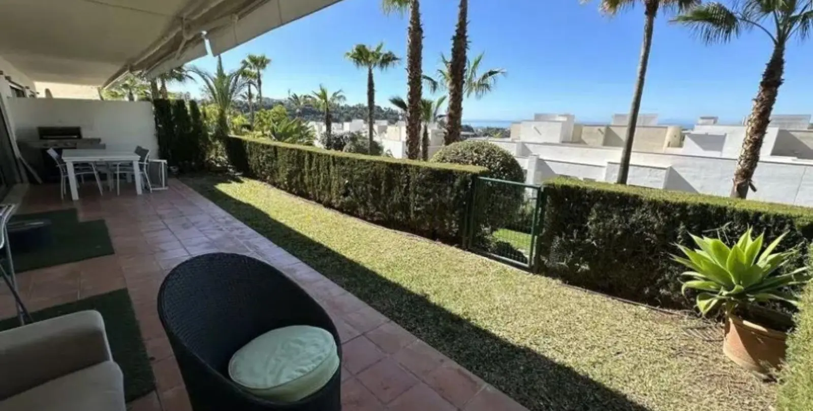 Продажа апартаментов на первом этаже в Marbella 3