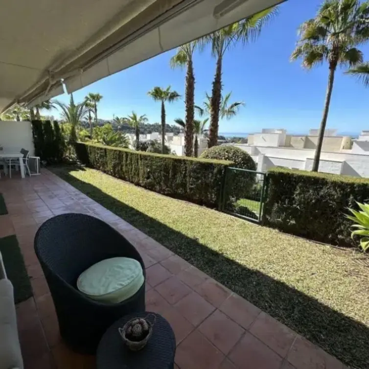 Продажа апартаментов на первом этаже в Marbella