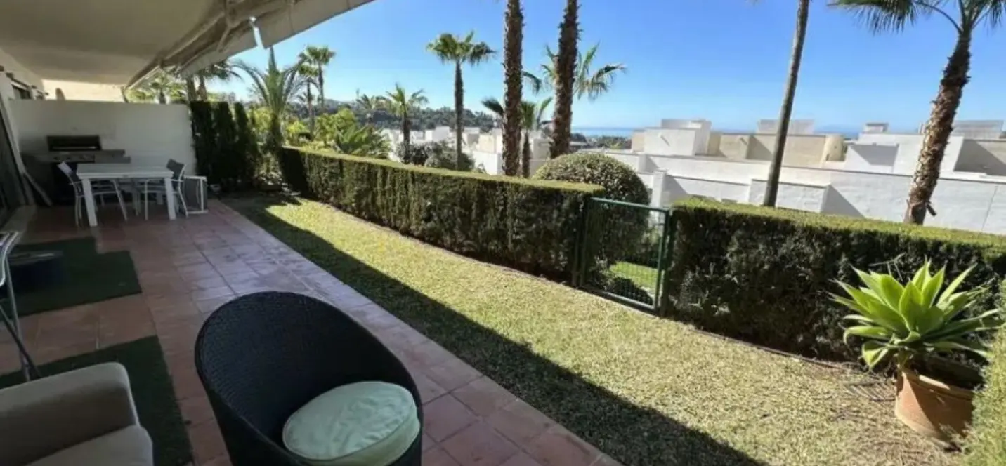 Продажа апартаментов на первом этаже в Marbella 2
