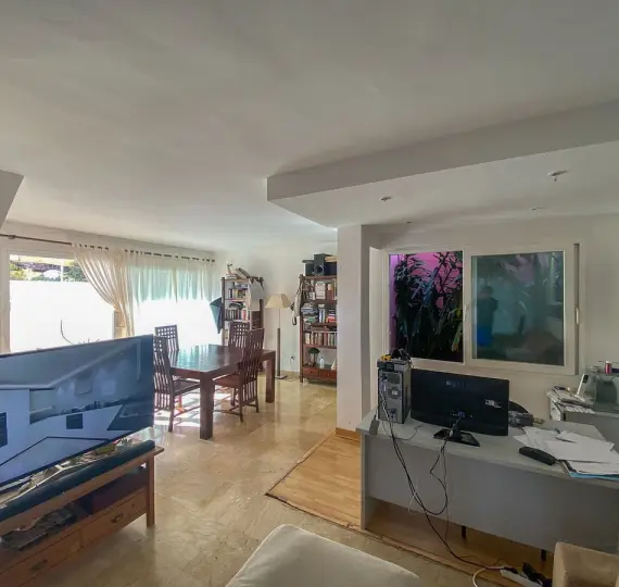 Sale of townhouse in Nueva Andalucía